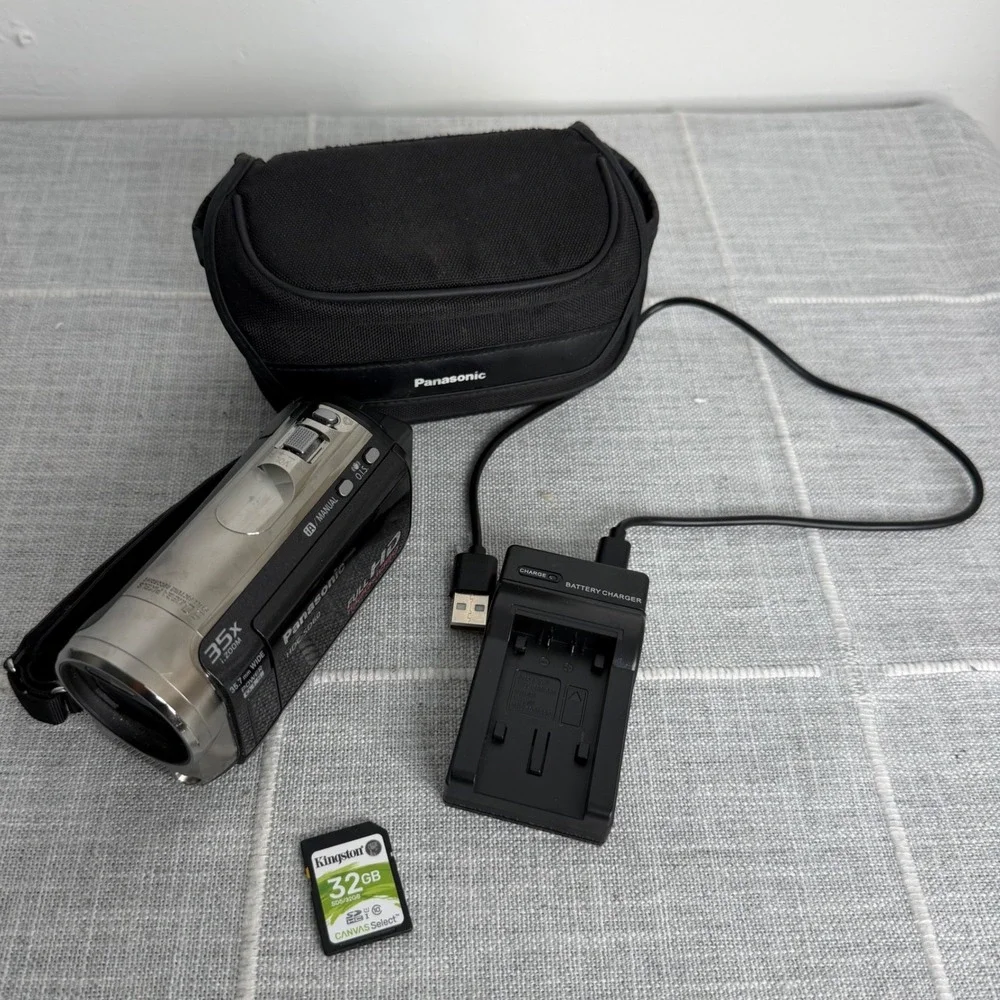 Panasonic HDC-SD60P Camcorder Full HD w/ SD Card Charger TESTED WORKS